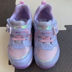キッズ用シューズ　1点