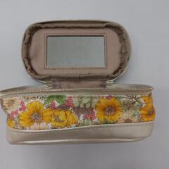 リバティ　ポーチ（鏡付き）の画像