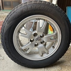 2021年製造195/65R15スタッドレスタイヤとプリウス30純正アルミの中古4本セットの画像