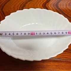 【お渡し予定の方が決まりました】ヤマザキ　白いお皿2枚セット《未使用》楕円形　サラダ、パスタ、カレーに！の画像