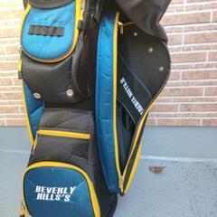 ゴルフバッグ、アイアン、パターセットの画像