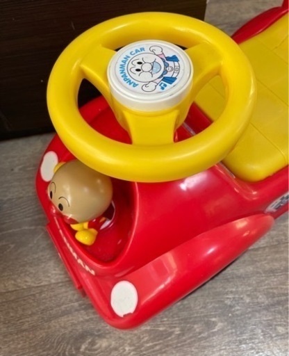 値下げ❗️アンパンマン 足蹴り車 乗用玩具