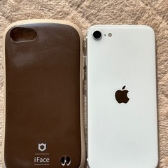 iPhone SE第2世代　カバー付きの画像