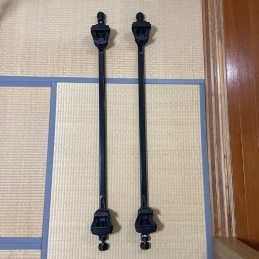 【受付終了】スクエアバーth761とフットth755　スーリー　thule 　ルーフバー　ベースキャリア