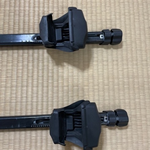 【受付終了】スクエアバーth761とフットth755　スーリー　thule 　ルーフバー　ベースキャリア