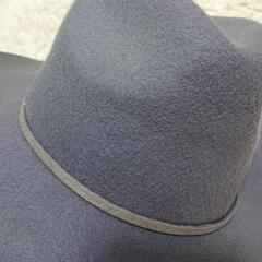 ウール100 グレーのハットの画像