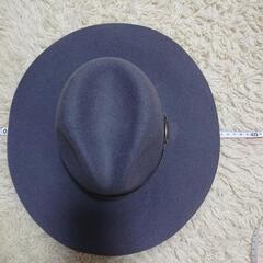 ウール100 グレーのハットの画像