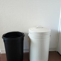 NITORIペダル付きゴミ箱　の画像