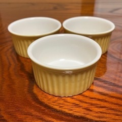 【お渡し予定の方が決まりました】黄色いココット3個セット　美品