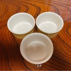 【お渡し予定の方が決まりました】黄色いココット3個セット　美品の画像