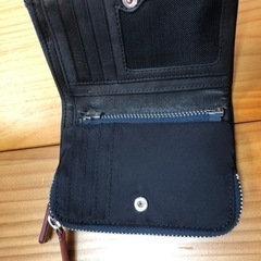 二つ折り　財布の画像