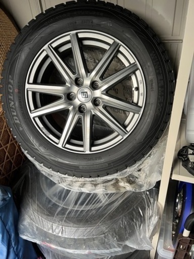 スタッドレスタイヤ　225/60R/17