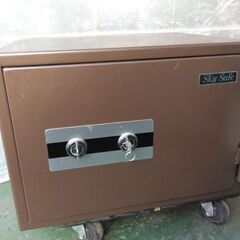 【売約済み】耐火金庫 中古品 2500円 🔑鍵あり 使用可能品