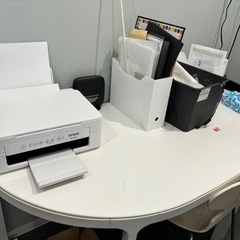IKEA BEKANT テーブル 白 半円140✖️70✖️高さ...