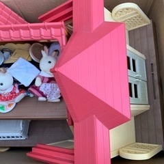 シルバニアファミリー　人形とお家の画像