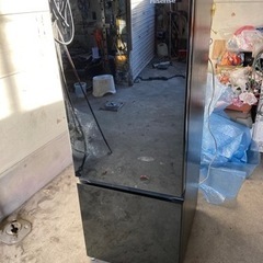 【美品】2022年製　Hisense 冷蔵庫　162L 