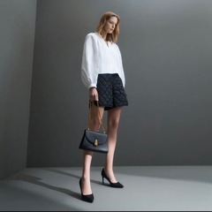 【美品】チャールズ&キース　ポインテッドトゥ スティレットパンプスの画像