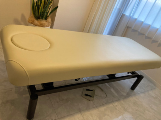 美品　電動マッサージベッド