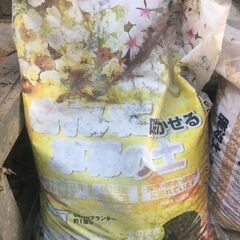 鹿沼土、赤玉土など園芸用土各種の画像