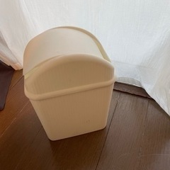 ゴミ箱　小の画像