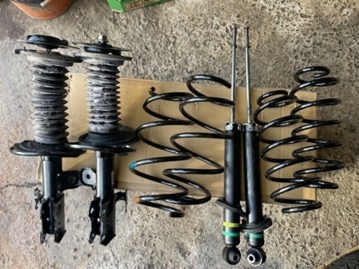 カローラルミオン新車外しサスセット