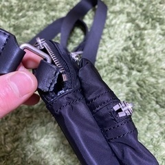 フランス発のブランド【AMI PARIS】のショルダーバックです！の画像