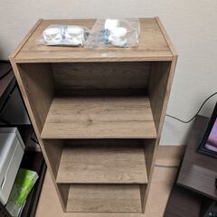 【ほぼ新品です】カラーボックス３段棚（キャスター４個付き）の画像