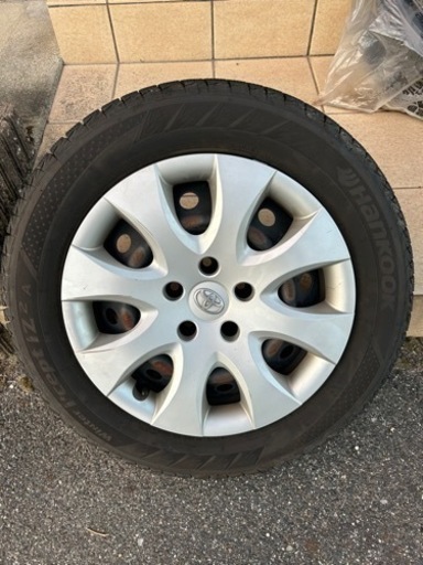 スタッドレスタイヤ　バリ山　ホイール付き4本セット　プリウスα