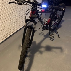 スポーツマウンテンバイク　商談中の画像