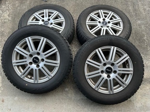 スタッドレスタイヤ ホイール付き 195/65R15 譲り先決まりました。