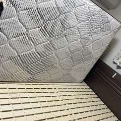 定価約15万高級マットレス(ダブル)+ベッドフレームの画像