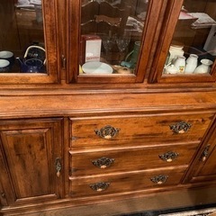 デザイン食器棚　アンティークの画像
