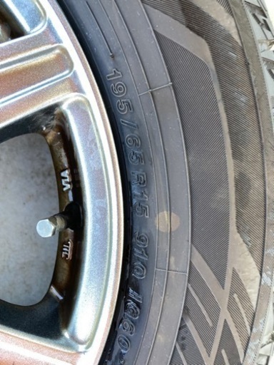 スタッドレス(4本)　195/65R15 美品　値引きあり