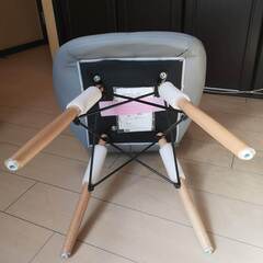 イームズチェア　に、似てます。　の画像