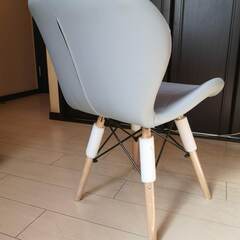 イームズチェア　に、似てます。　の画像