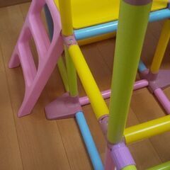 室内 ジャングルジム 子供の画像