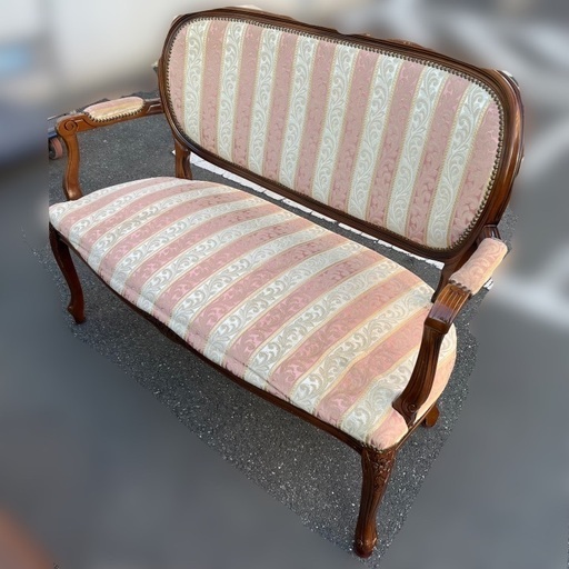 J3114  再値下しました！　イタリア製 イタリア家具 猫脚ソファ  ロココ調ソファ　イタリア製 ソファ 2人掛け 彫刻 姫家具系 クラシック家具 アンティークスタイル クリーニング済み 　【リユースのサカイ柏店】