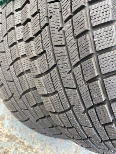 【決まりました】新品スタッドレスタイヤ4本セット激安でお譲りします