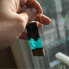 ウッドレジンアクセサリーのワークショップの画像