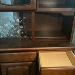 食器棚の画像