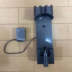 Dyson V7 サイクロン式　コードレス掃除機　箱付きの画像