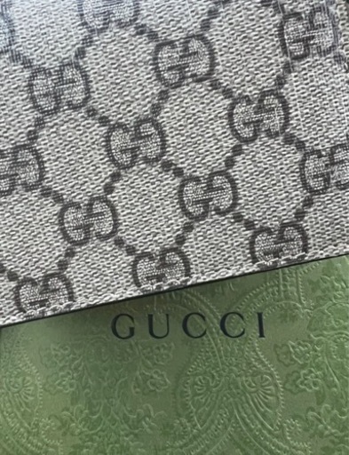 GUCCI グッチ GG supreme チェリー 二つ折り財布