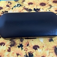 メガネケースとメガネスタンドの画像