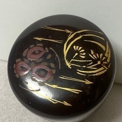 骨董品　茶道具 輪島塗　伝統品　茶入 木製中棗 棗　菊と竹蒔絵の画像