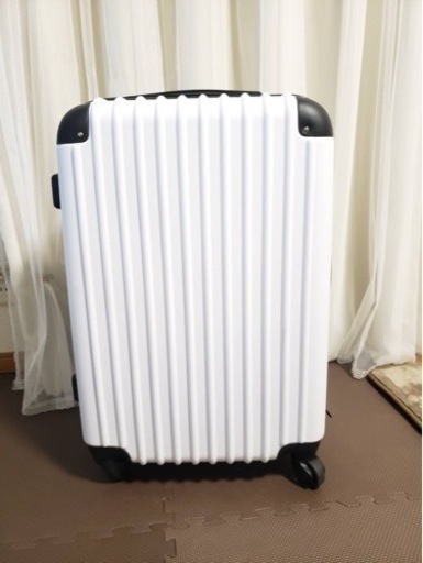 決定しました！スーツケース　62.6L 白　ホワイト　4-7泊用