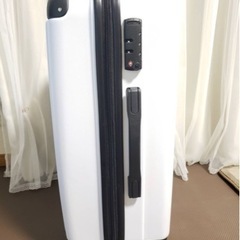 決定しました！スーツケース　62.6L 白　ホワイト　4-7泊用の画像