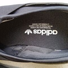 adidas　スニーカー 黒　23cmの画像