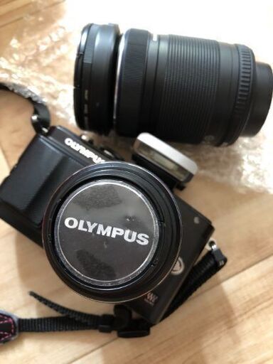 OLYMPUSカメラ  ダブルレンズ