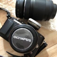 OLYMPUSカメラ  ダブルレンズ