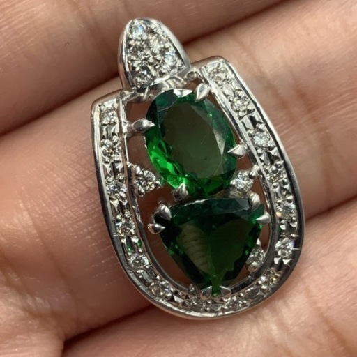 K18WG ホースシュー　グリーントルマリン　ダイヤペンダント　4.1g